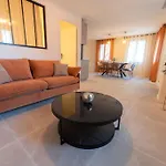 Avec 2 Jacuzzi Balneo, Parking Апартаменты